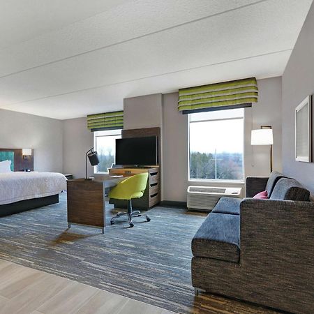 Hampton Inn Peterborough Eksteriør bilde